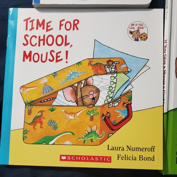 : 4 books from if You Give a Mouse a Cookie book series kids book - Picture 2 of 10